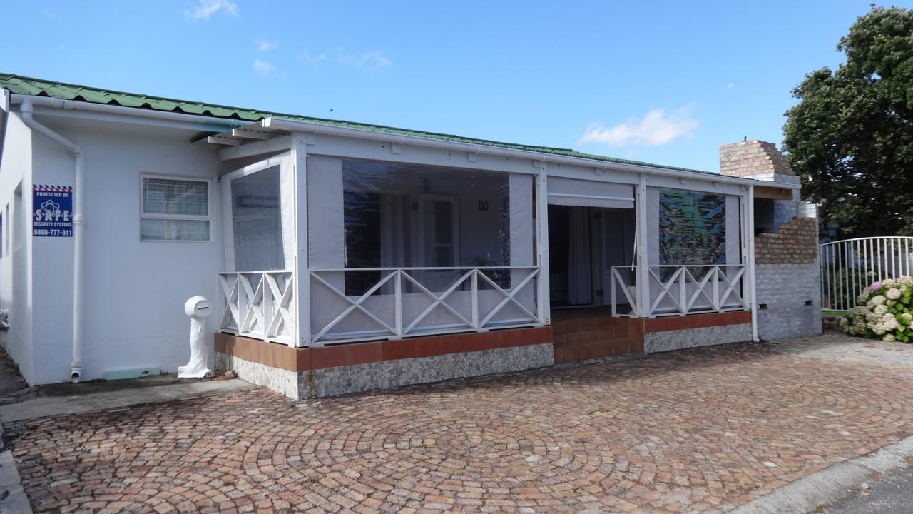 Leisure By The Sea Apartment Kleinmond ภายนอก รูปภาพ